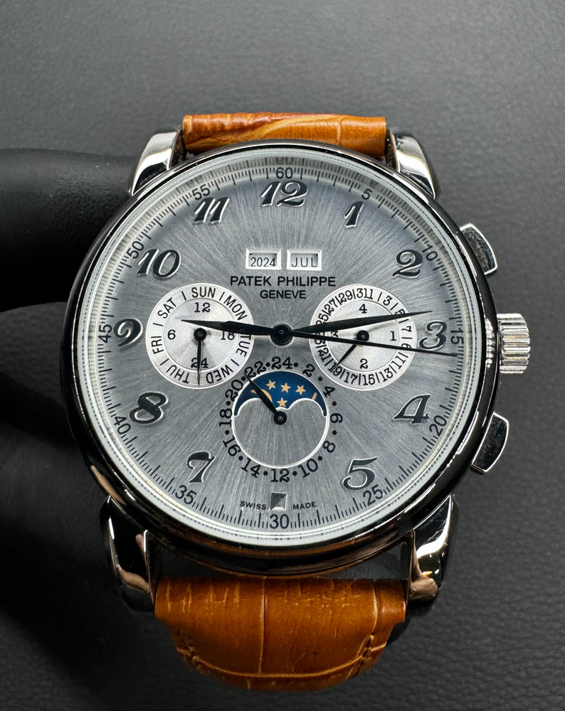 Patek Phillippe Fases da Lua 42mm Aço Mostrador Prata, Pulseira Couro